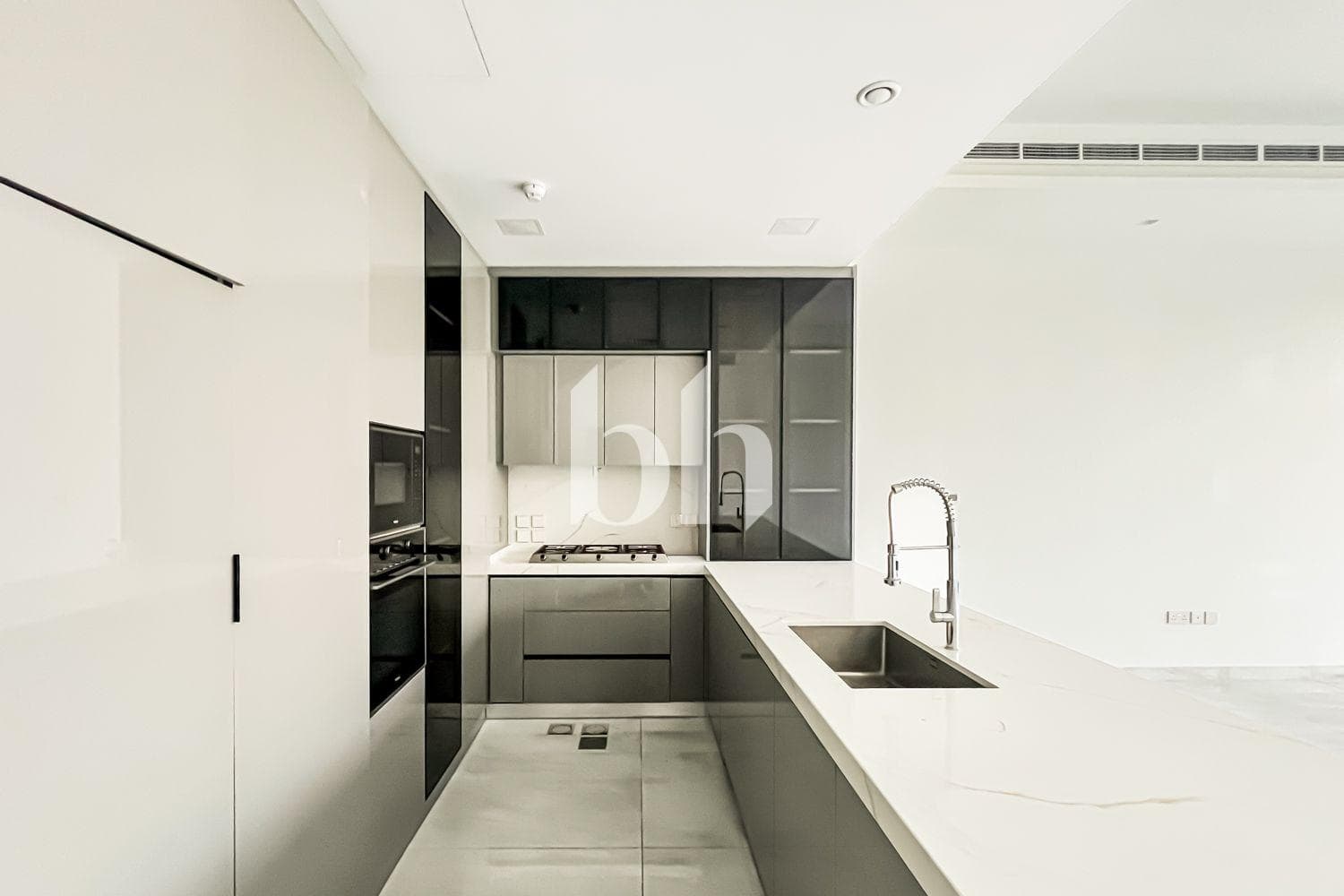 4 Bedrooms Villa in Al Furjan West - photo 1