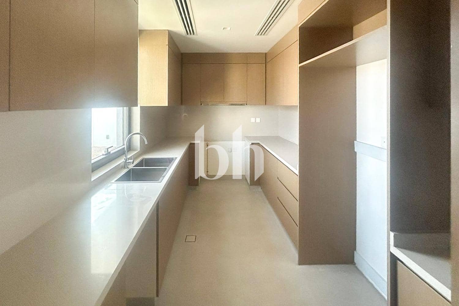 5 Bedroom Villa in Tilal Al Furjan 2 - photo 2
