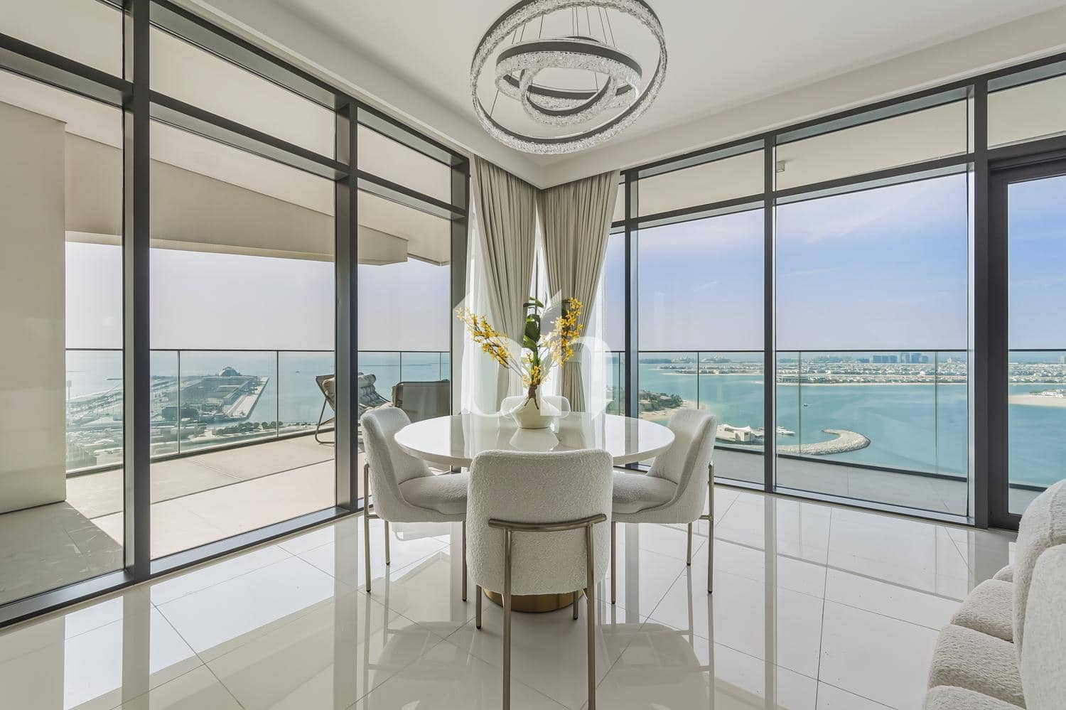 3 Bedroom Apartment in Beach Vista Tower 1 - photo 1