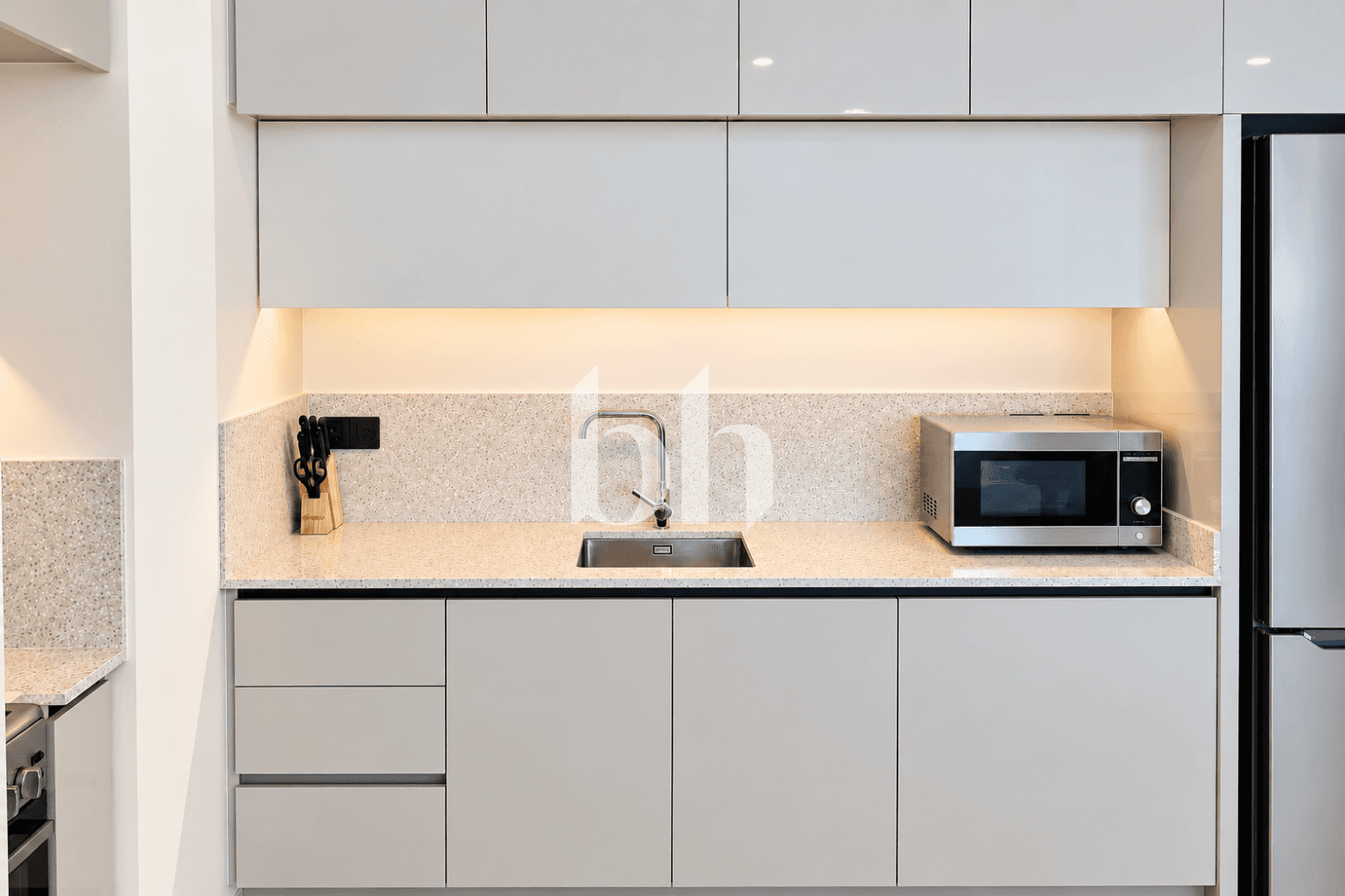 1 Bedroom Apartment in Marina Vista Tower 1 - photo 2