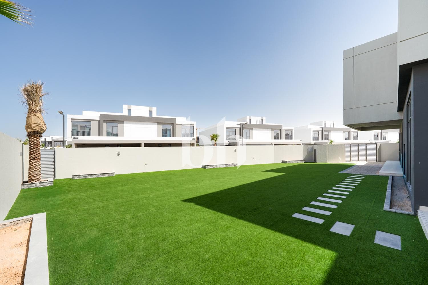 4 Bedroom Townhouse in The Pulse Beachfront 3 - photo 2