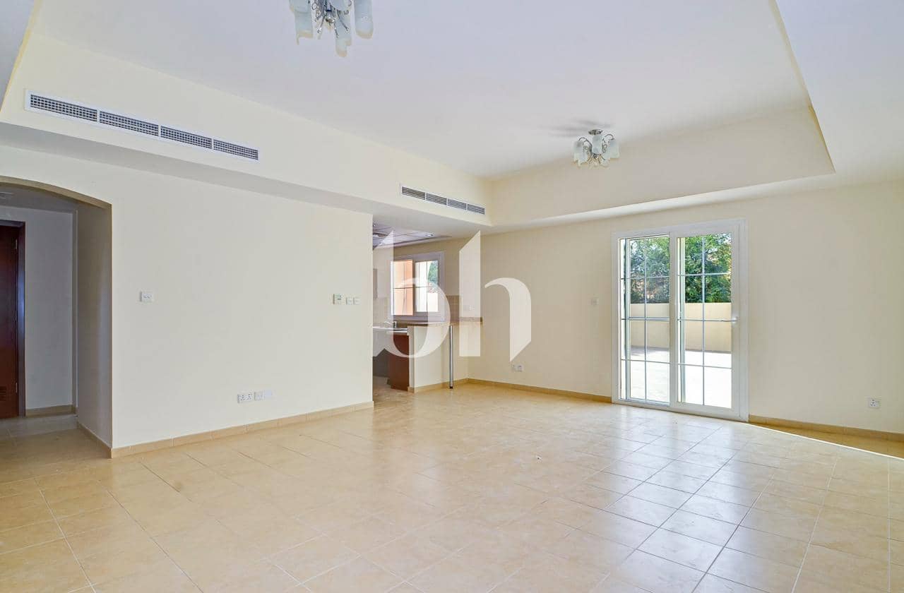 3 Bedroom Townhouse in Al Reem 2 - photo 2