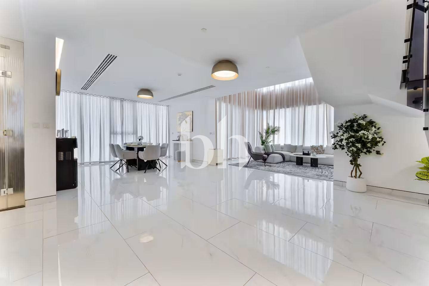 3 Bedroom Penthouse in 1 Residences - 1 - photo 2