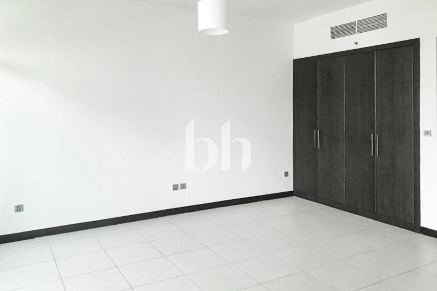 Studio Apartment in Indigo Tower - photo 2