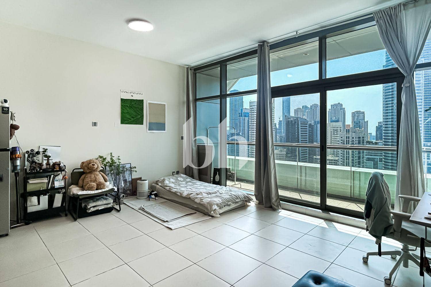 Studio Apartment in Indigo Tower - photo 2