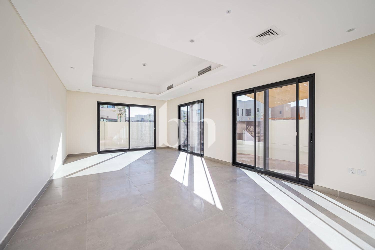 4 Bedroom Townhouse in Sharjah Sustainable City - photo 2