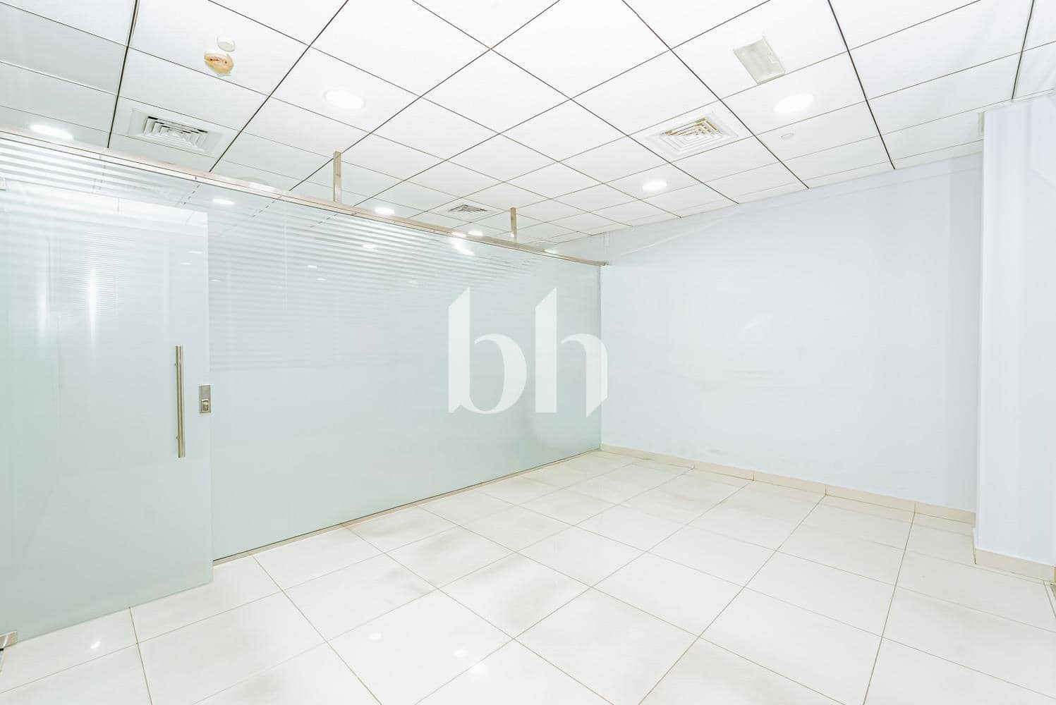 Office Space in Al Fardha Building - photo 2