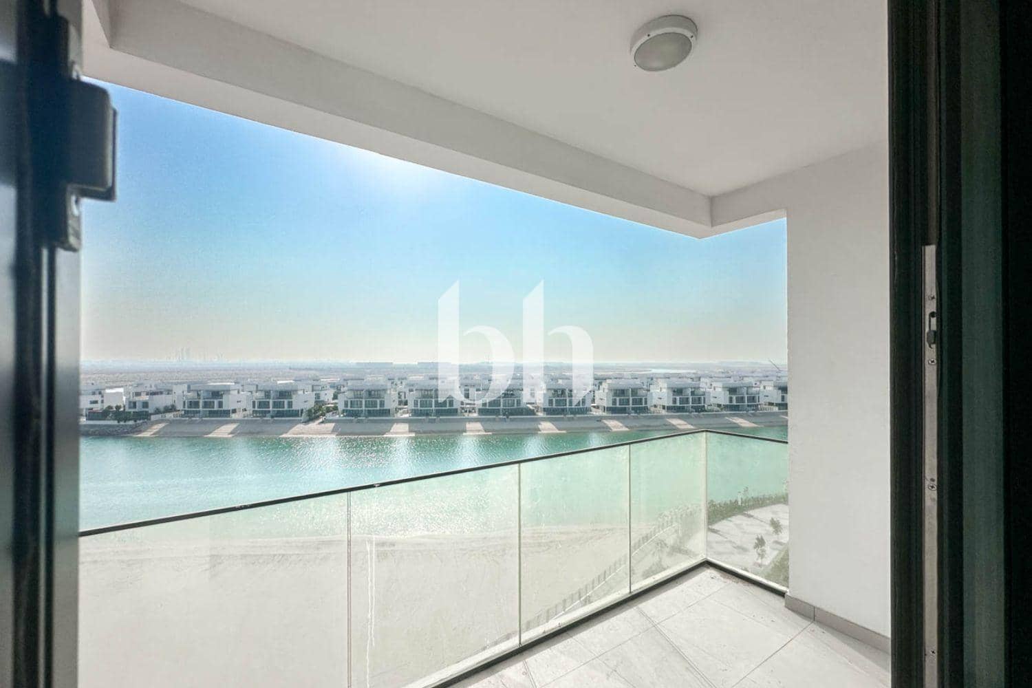 2 Bedroom Apartment in Bluebay Walk