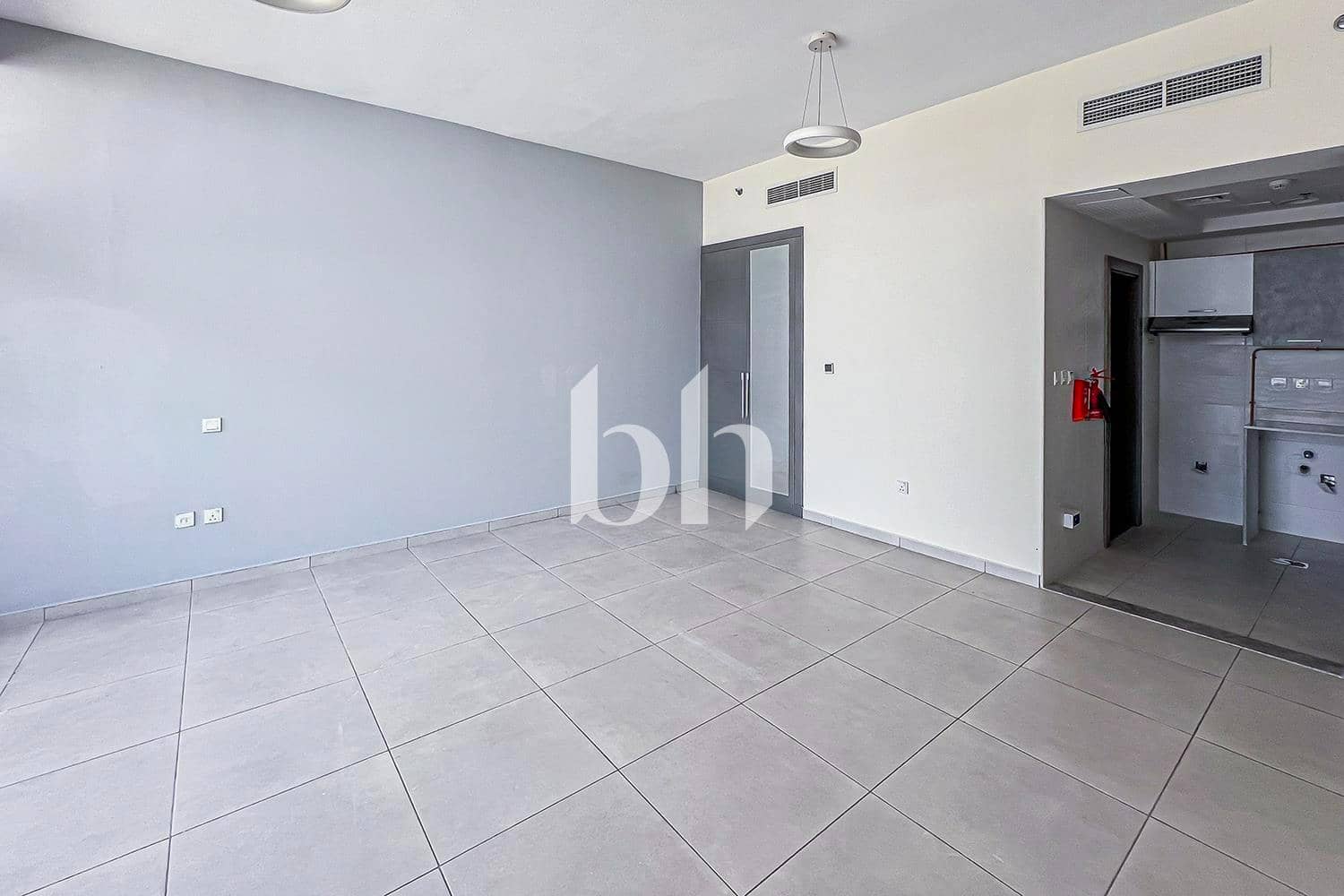 Studio Apartment in Al Mansour Tower - photo 1