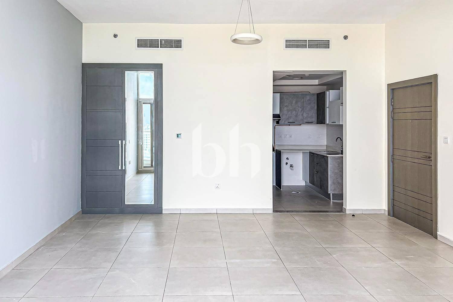 Studio Apartment in Al Mansour Tower - photo 2