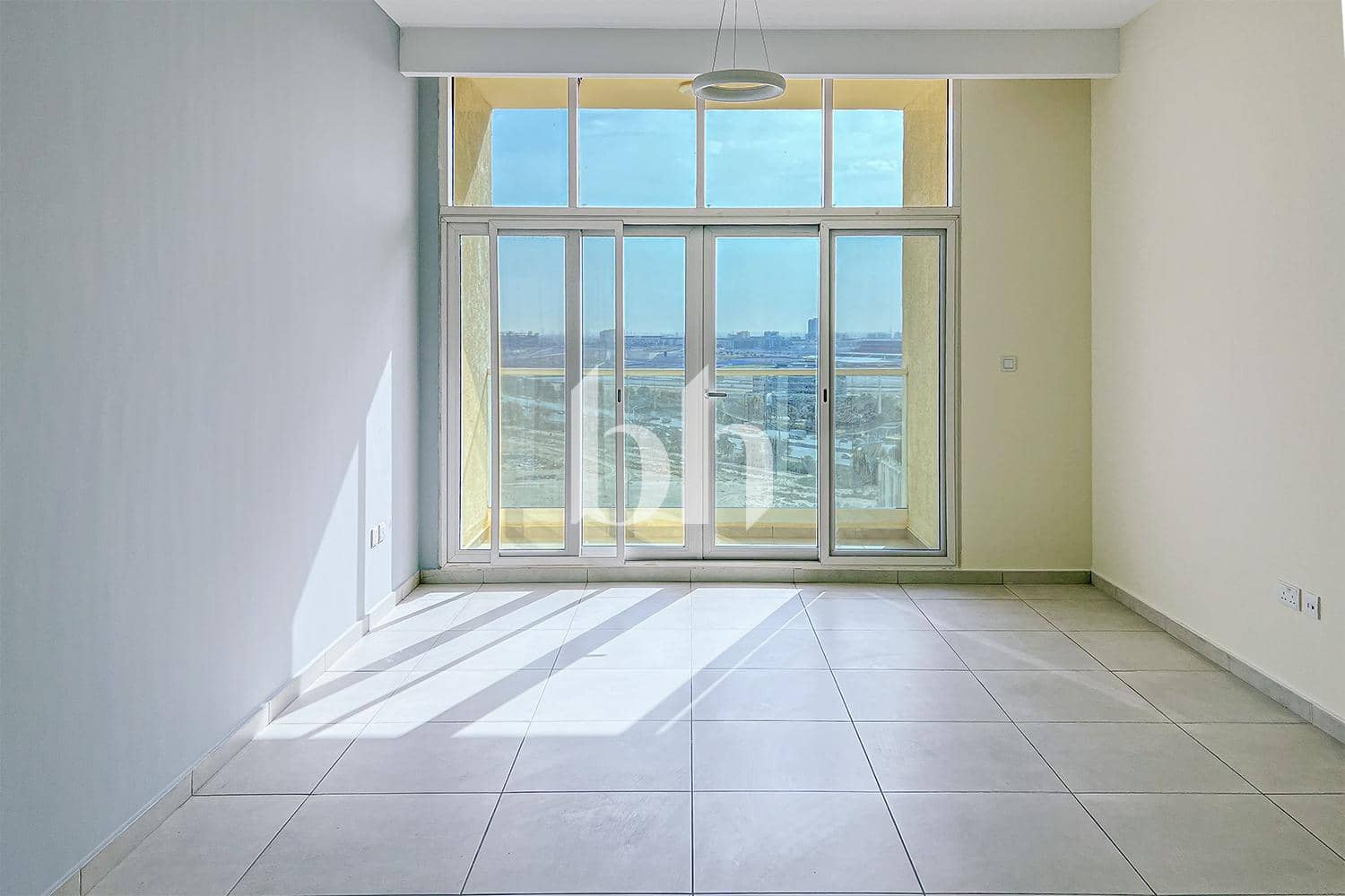 1 Bedroom Apartment in Al Mansour Tower - photo 1