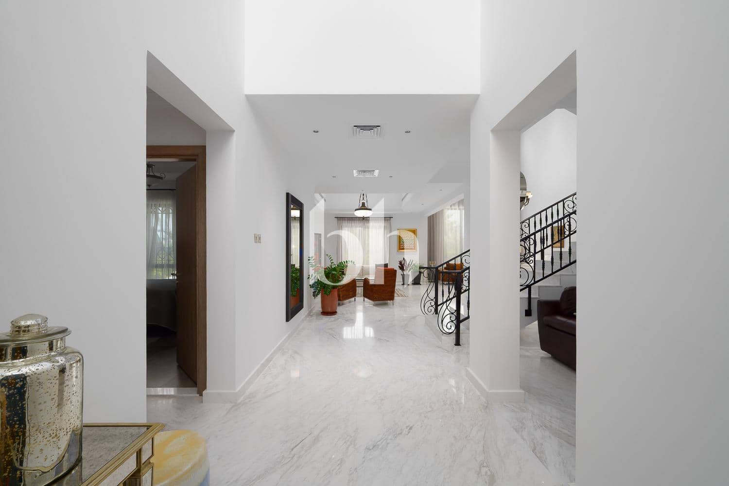 4 Bedroom Villa in Entertainment Foyer - photo 2