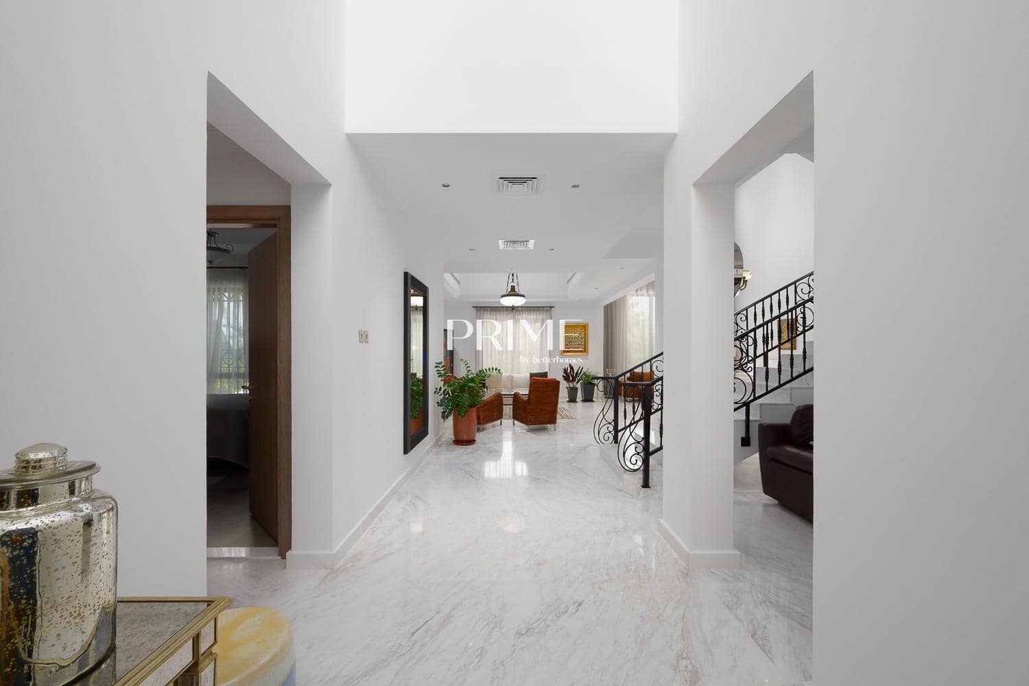 4 Bedroom Villa in Entertainment Foyer - photo 2
