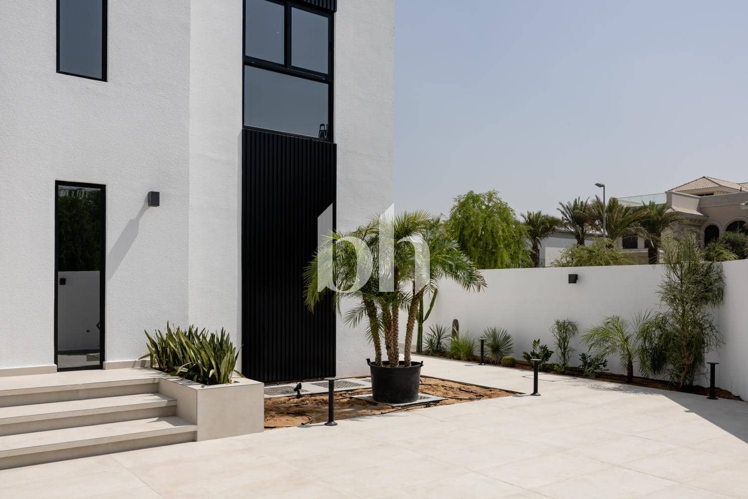 4 Bedroom Villa in Umm Suqeim 3 Villas - photo 1