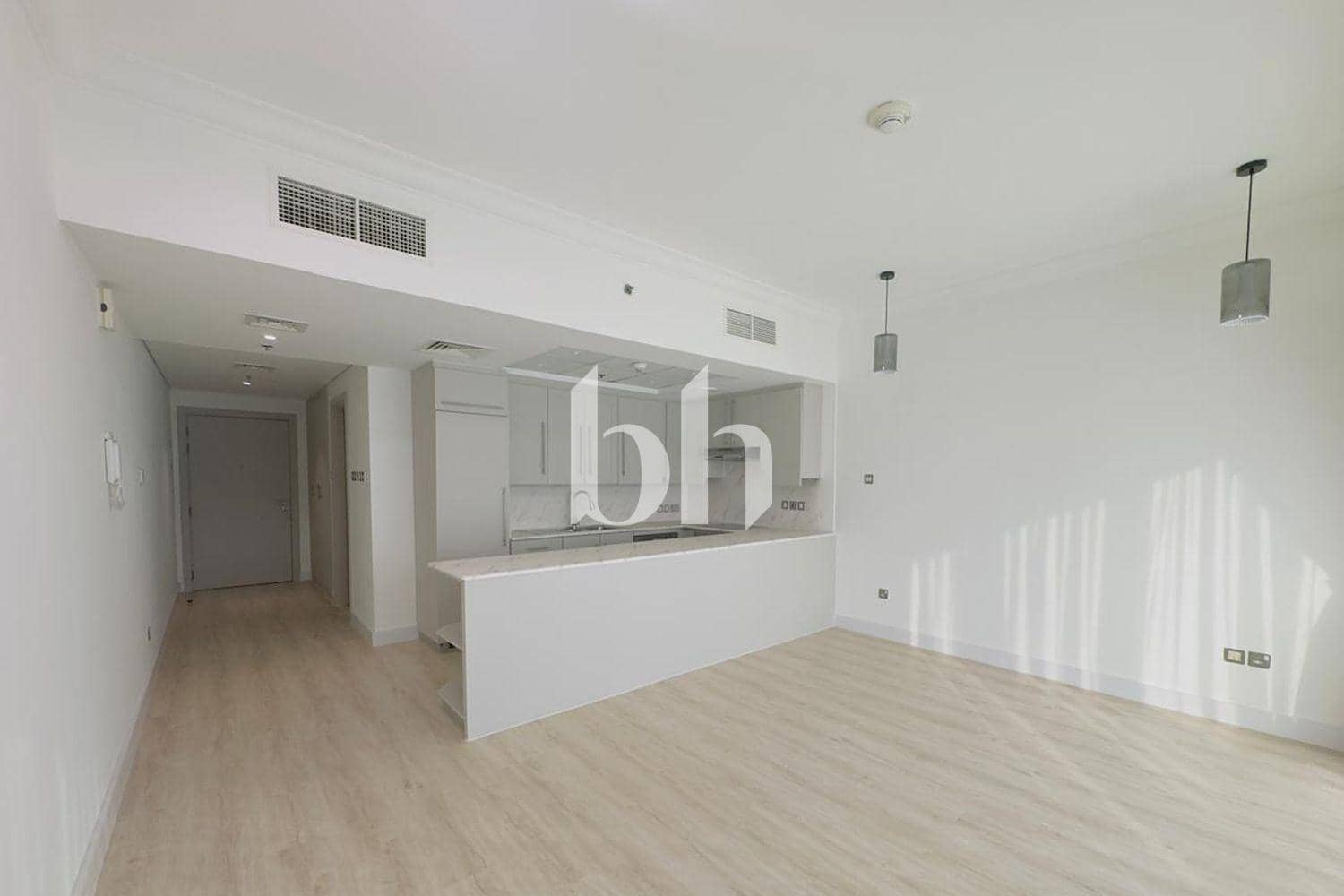 Studio Apartment in 8 Boulevard Walk - photo 2