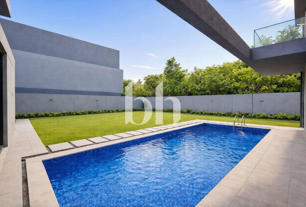 6 Bedroom Villa in Sequoia - photo 1