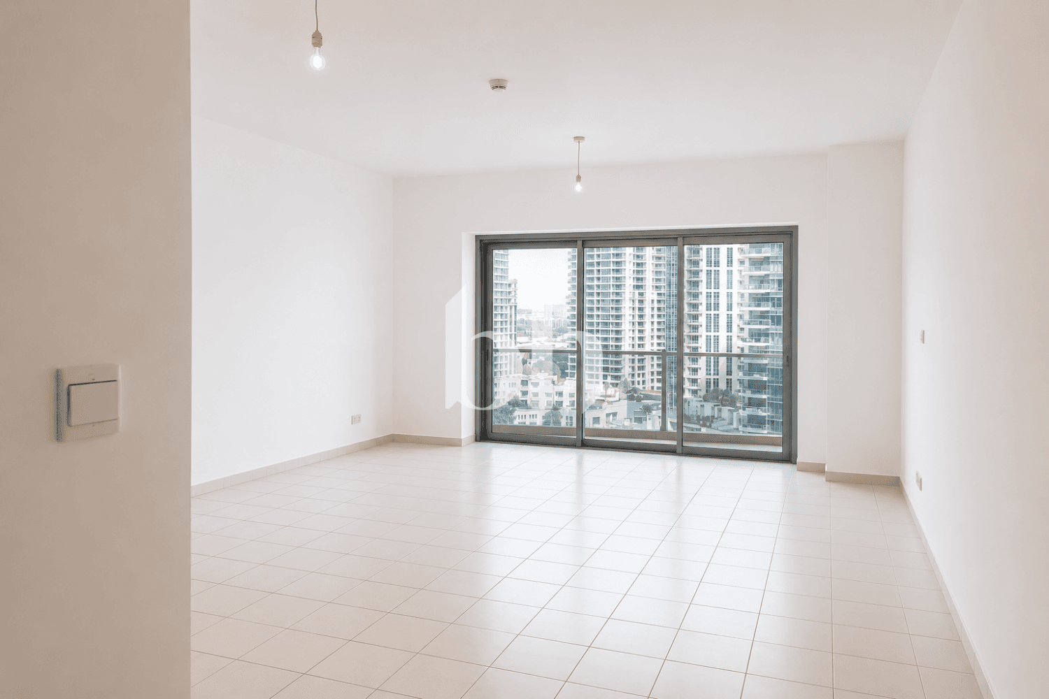 3 Bedroom Apartment in Marina Tower - photo 1