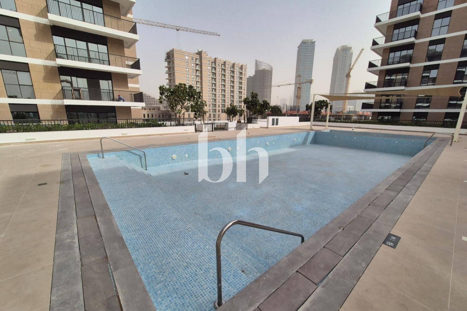 2 Bedroom Apartment in Jawaher Residences - photo 2