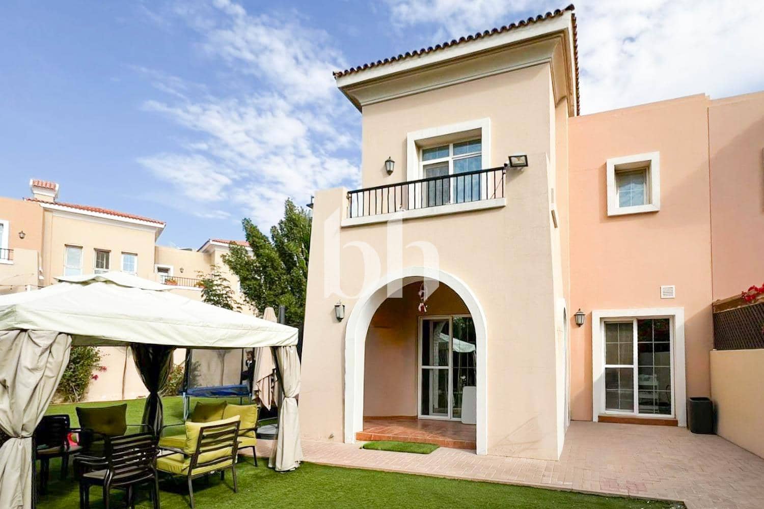3 Bedroom Villa in Al Reem 1 - photo 2