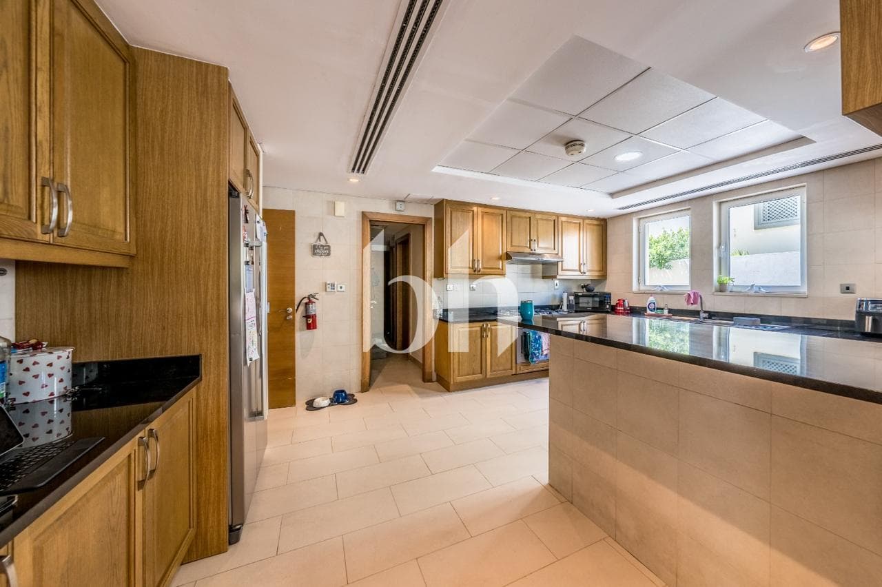 4 Bedrooms Villa in District 4 Regional - photo 2