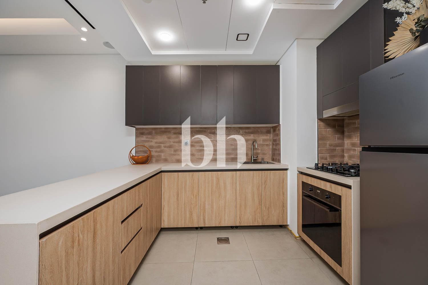 1 Bedroom Apartment in Diamond Building - photo 2