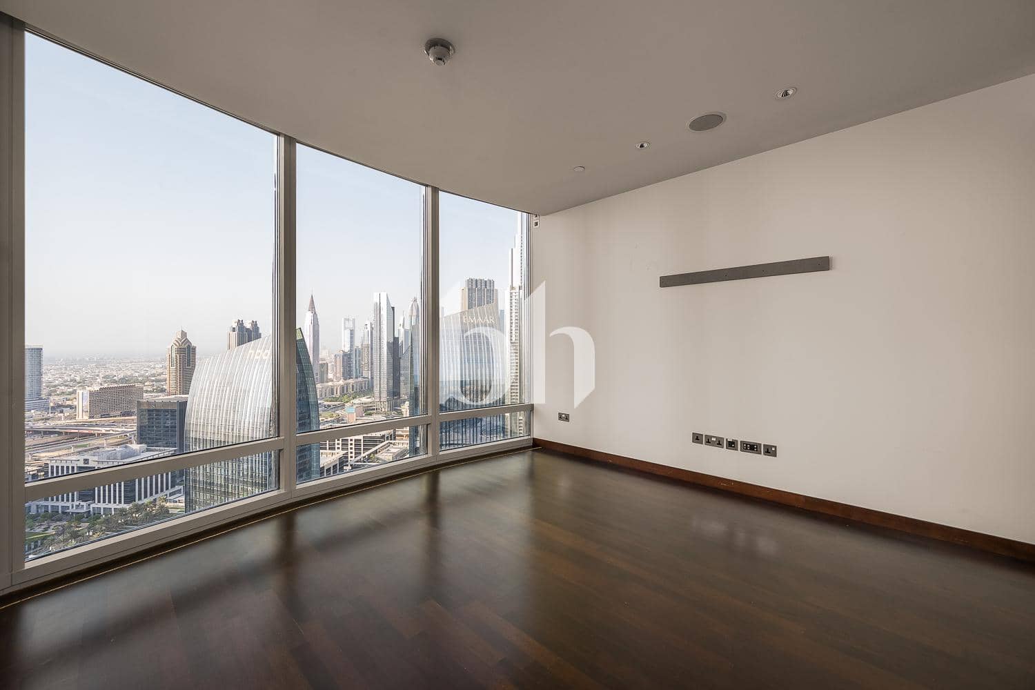 3 Bedroom Apartment in Burj Khalifa - photo 1