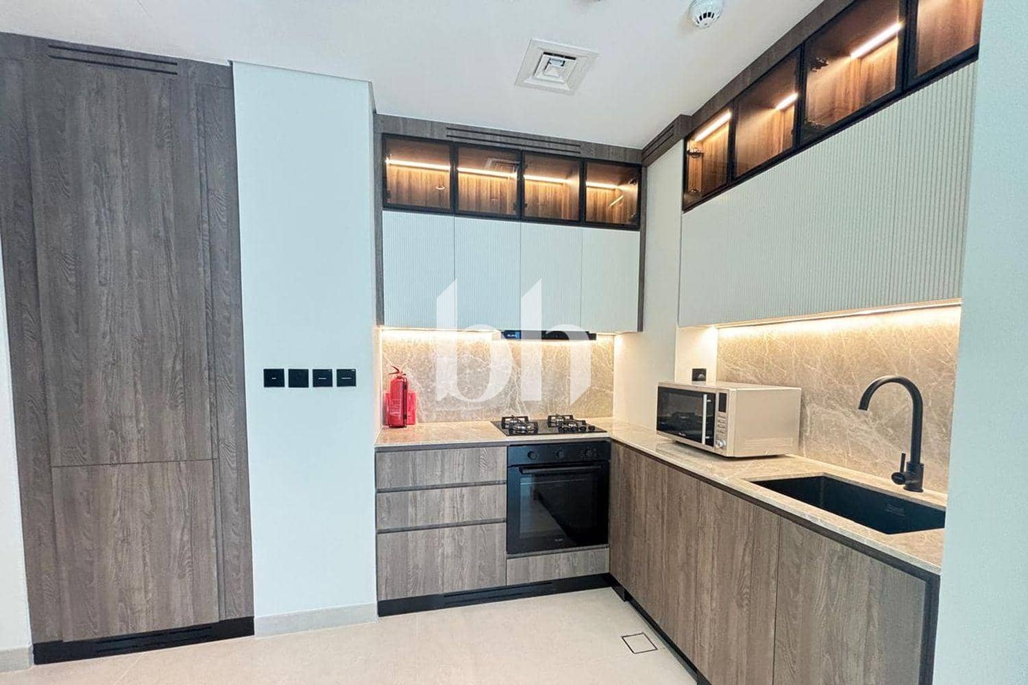 1 Bedroom Apartment in West Five Business Bay Residences - photo 1