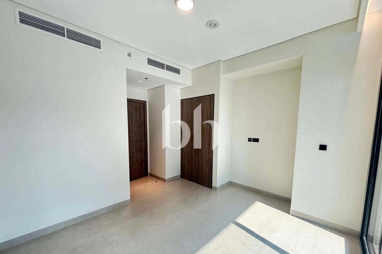 1 Bedroom Apartment in West Five Business Bay Residences - photo 2