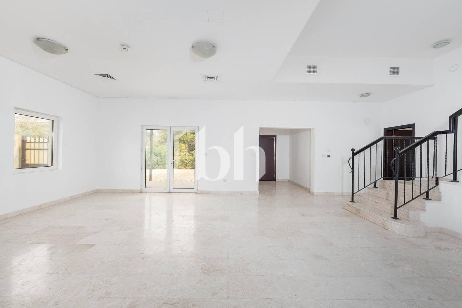 5 Bedroom Villa in Hacienda - photo 1