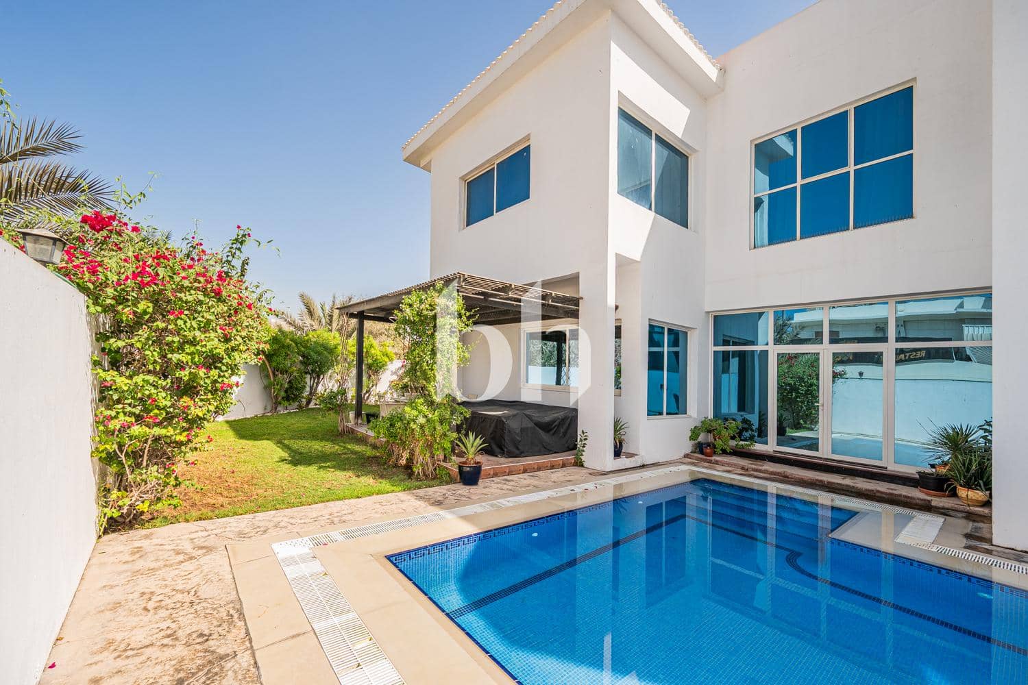 5 Bedroom Villa in Umm Suqeim 1 Villas
