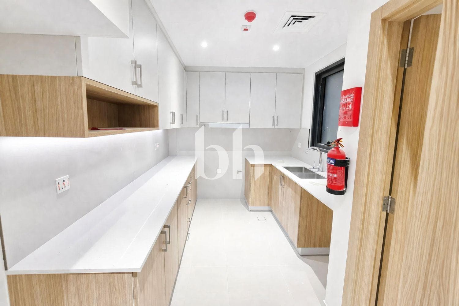 3 Bedroom Townhouse in Crystal Residences - photo 1