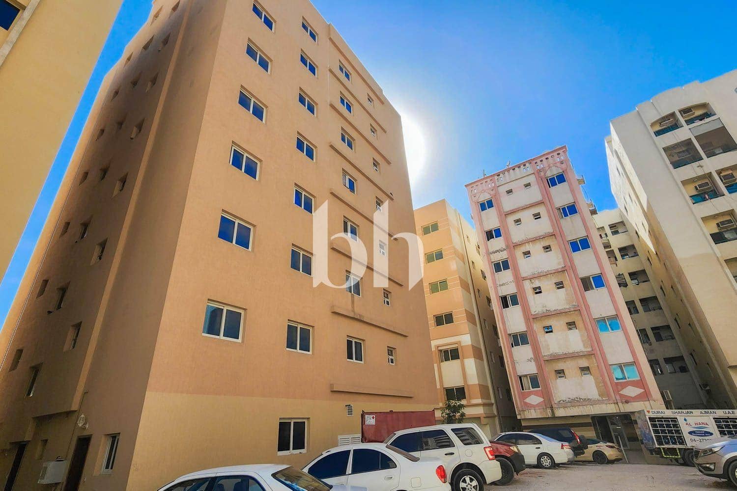 42 Bedroom Whole Building in Bu Tina - photo 1