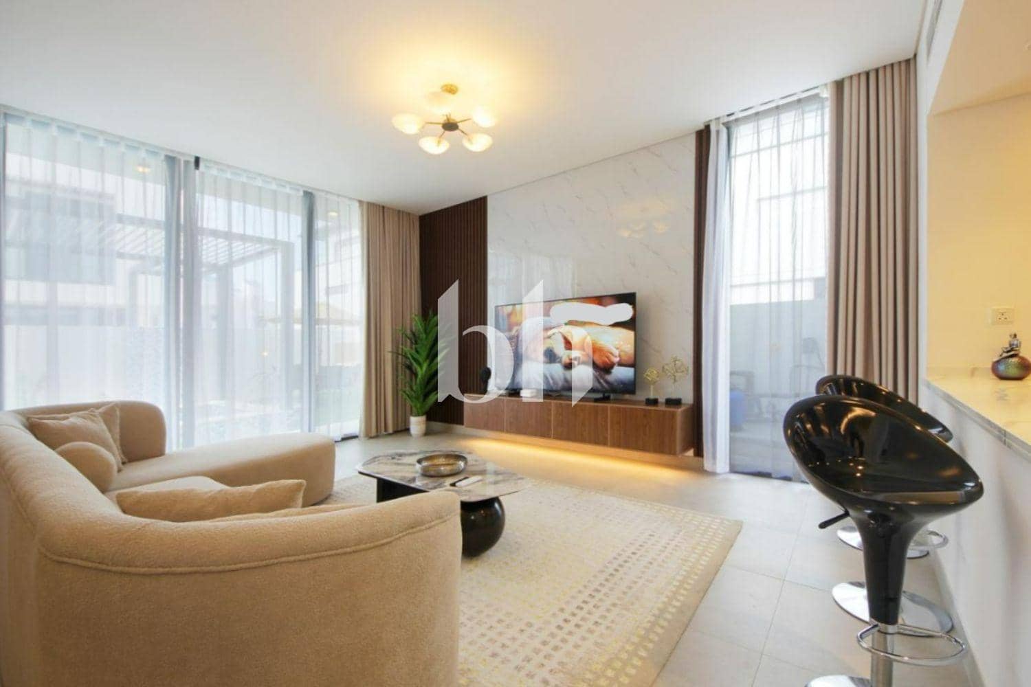 4 Bedroom Villa in Sun Island - photo 1