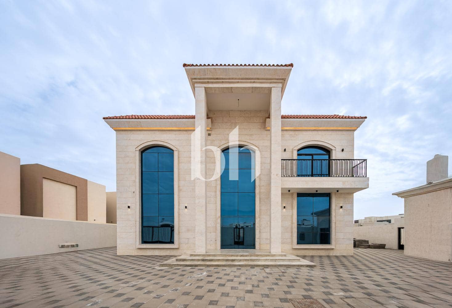 5 Bedroom Villa in Al Aweer 1