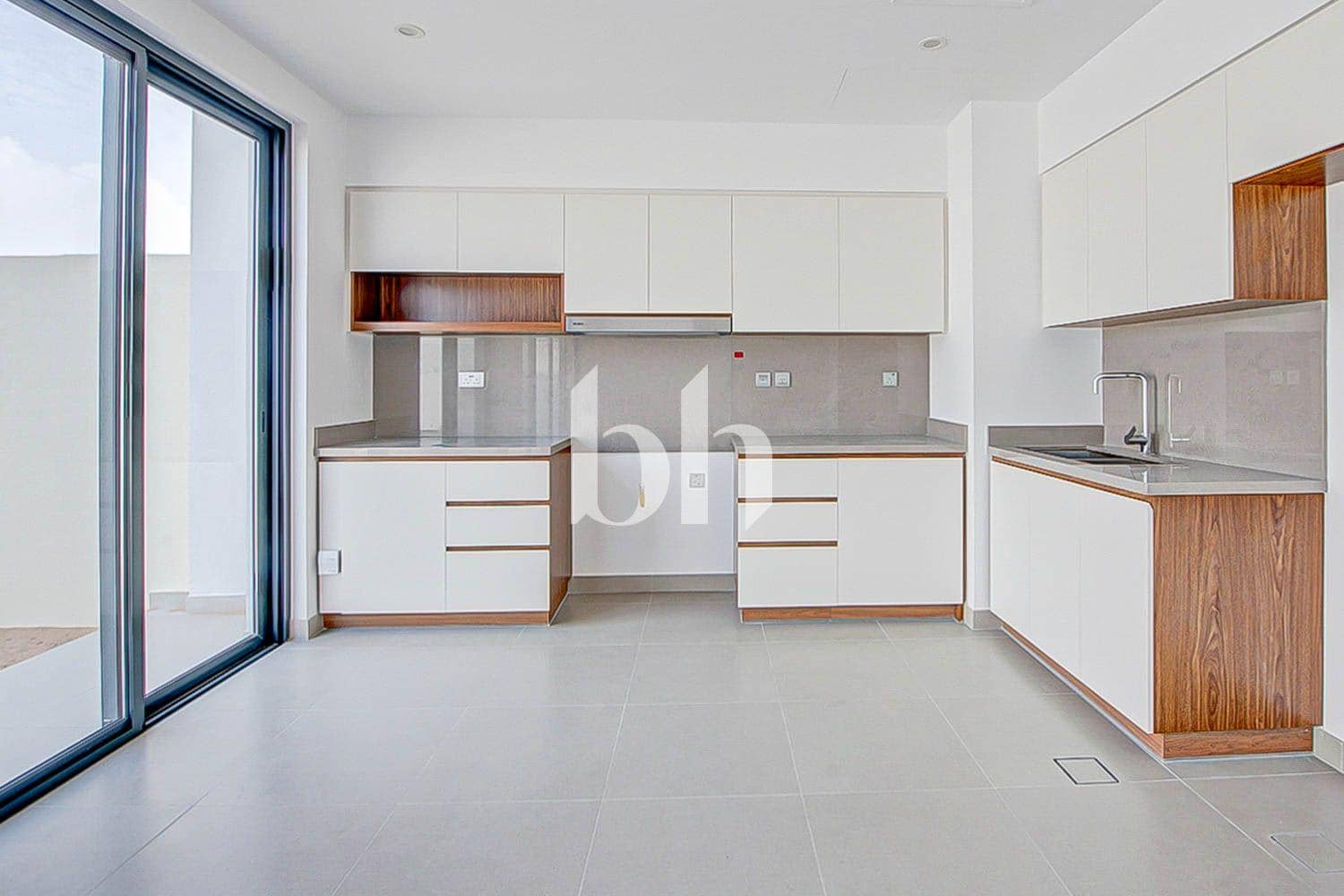 3 Bedroom Townhouse in Camelia 2 - photo 2