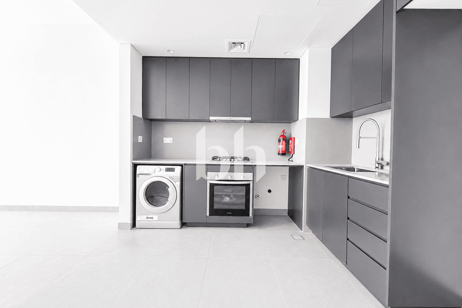 2 Bedroom Apartment in Sokoon - photo 2