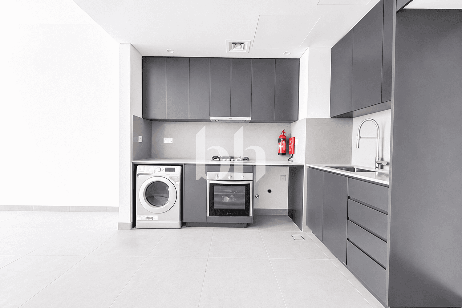 2 Bedroom Apartment in Sokoon - photo 2