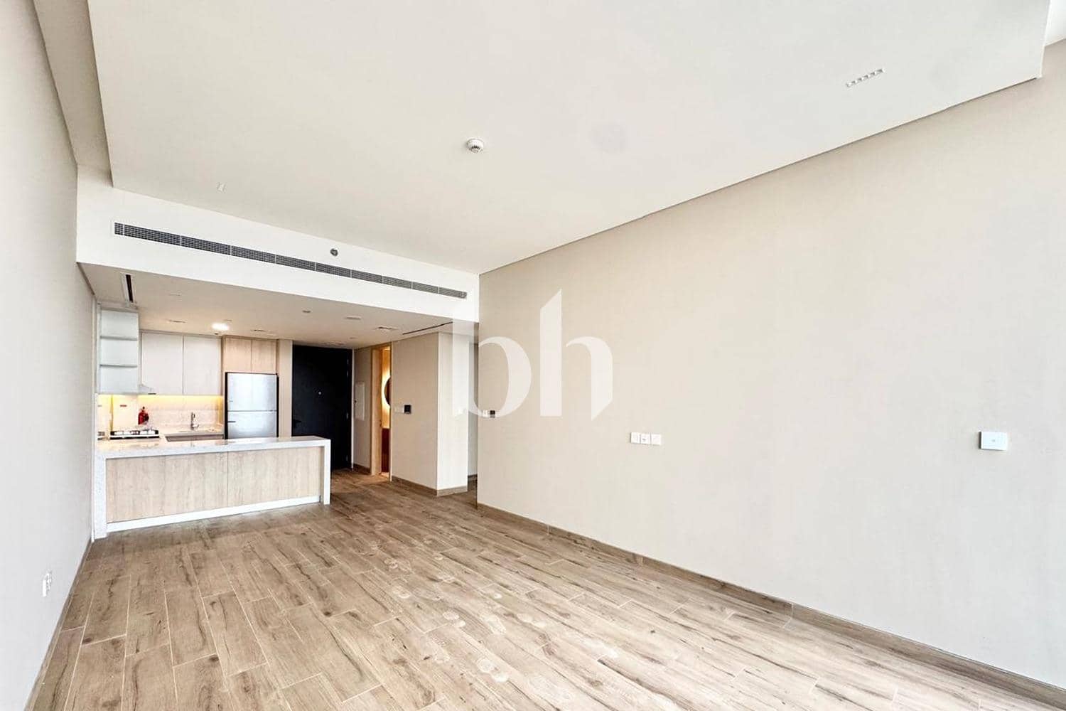 1 Bedroom Apartment in Al Ghurair Residence 5 - photo 2