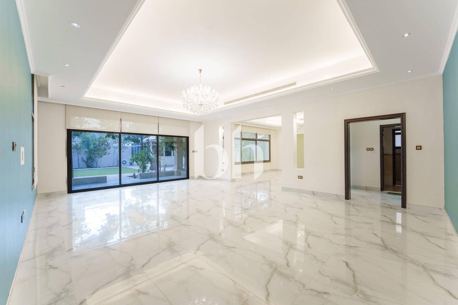 6 Bedroom Villa in Shakhbout City - photo 1