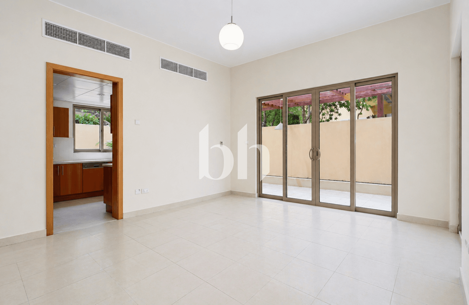 3 Bedroom Townhouse in Khannour Community - photo 2