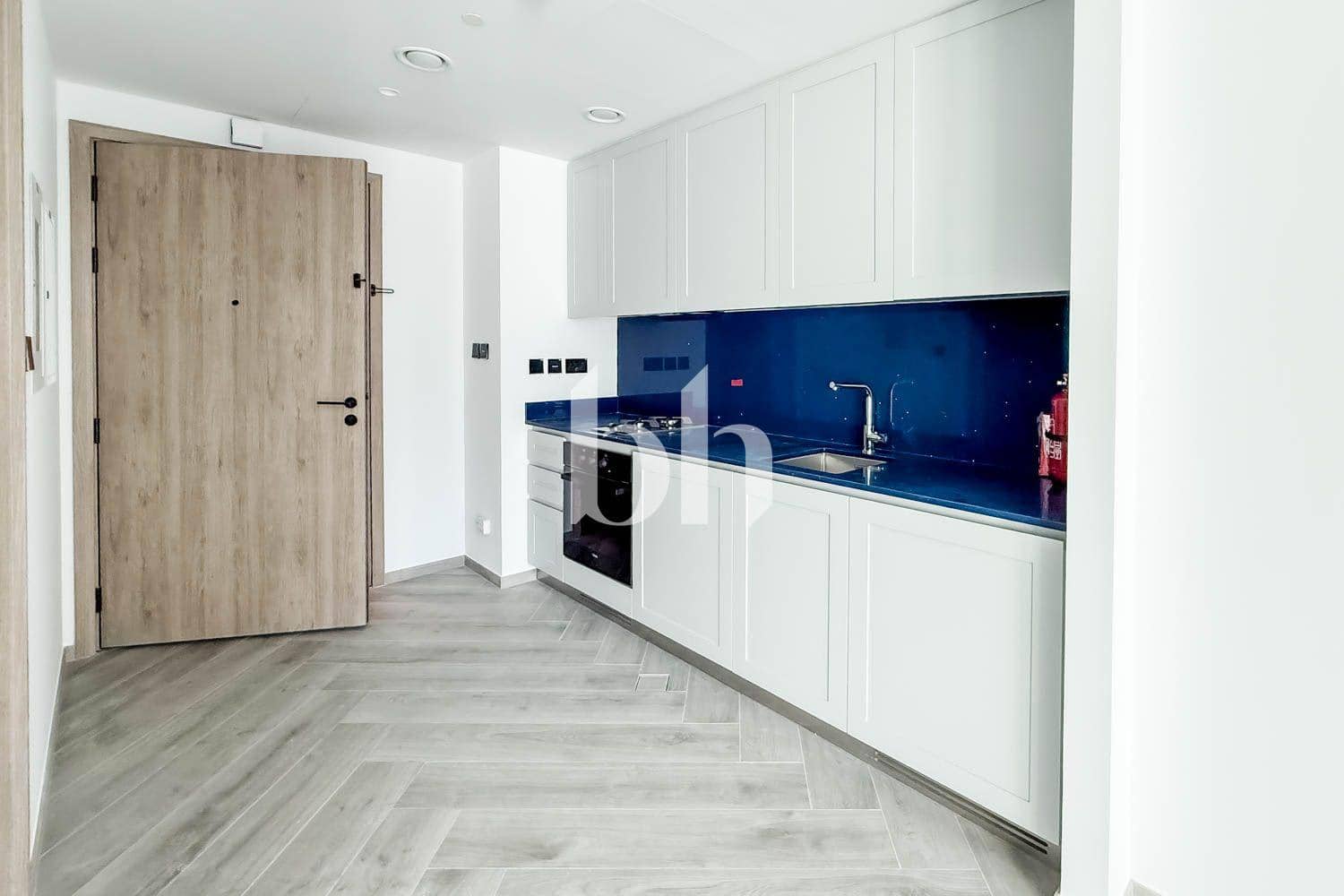 Studio Apartment in Peninsula Three - photo 2