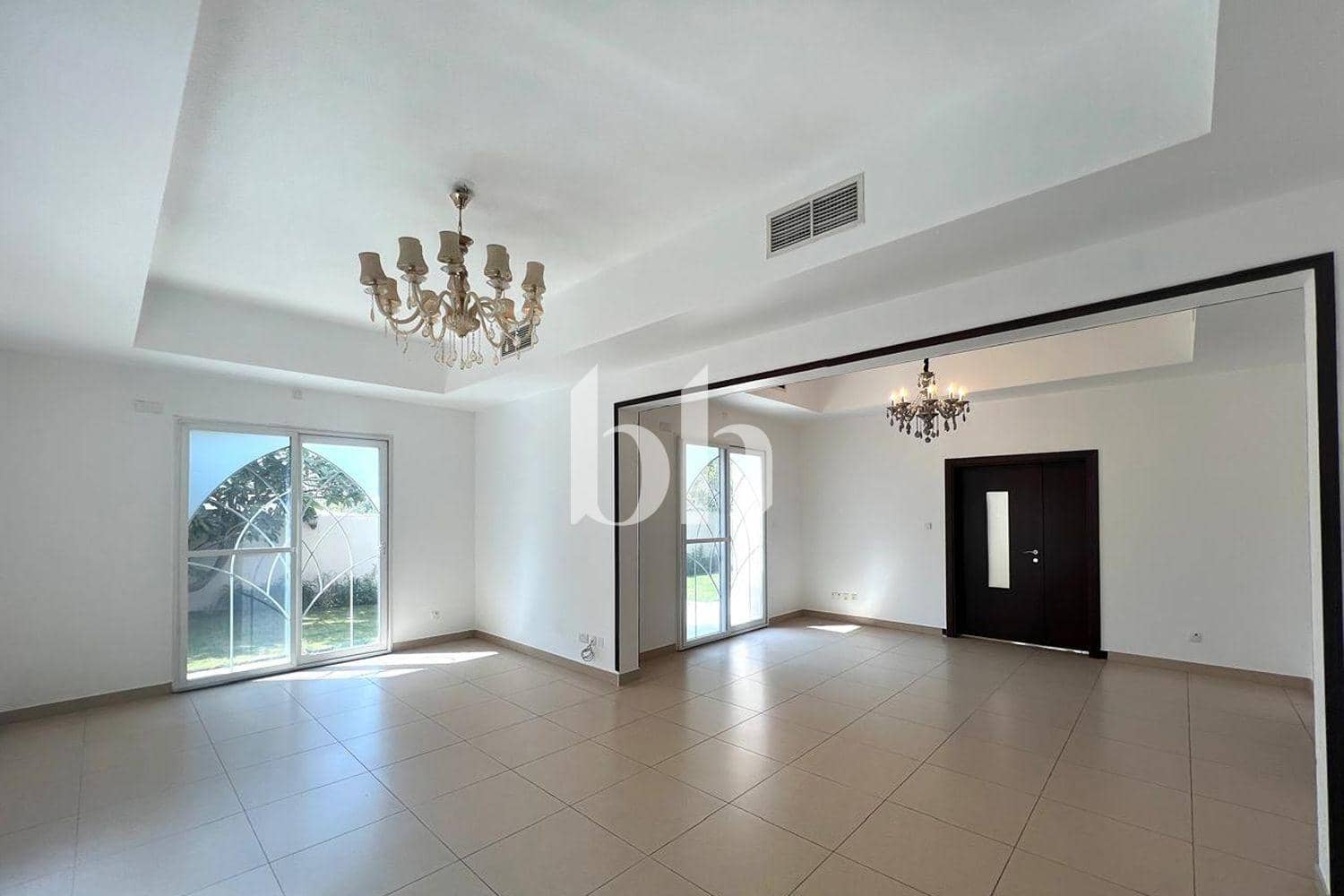 5 Bedroom Villa in Cluster G - photo 1