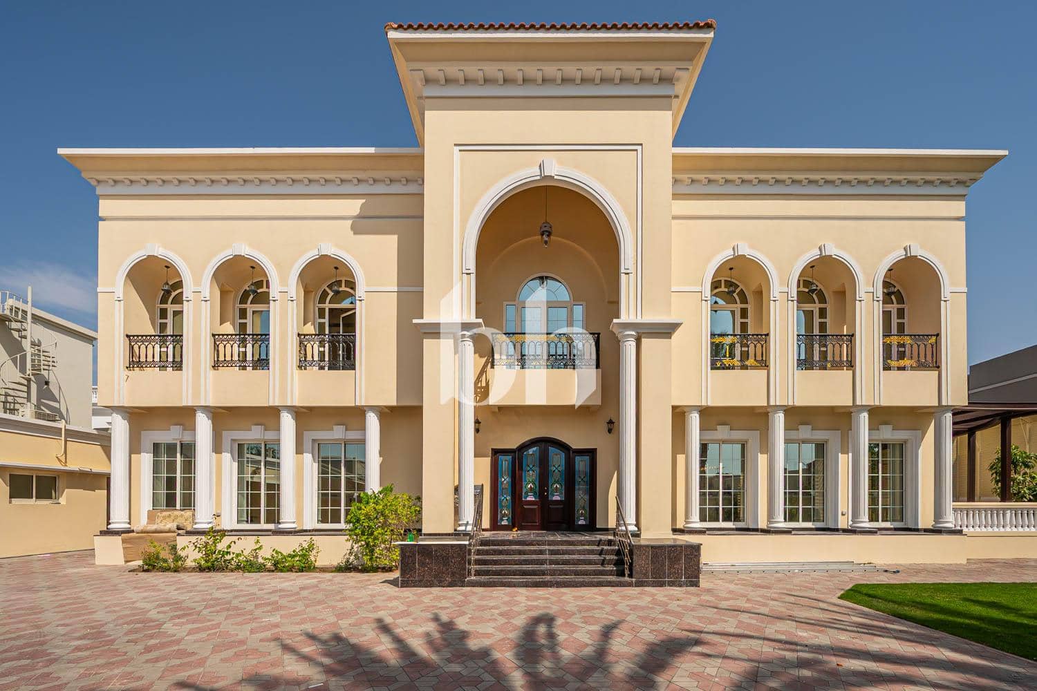 6 Bedroom Villa in Al Manara - photo 1