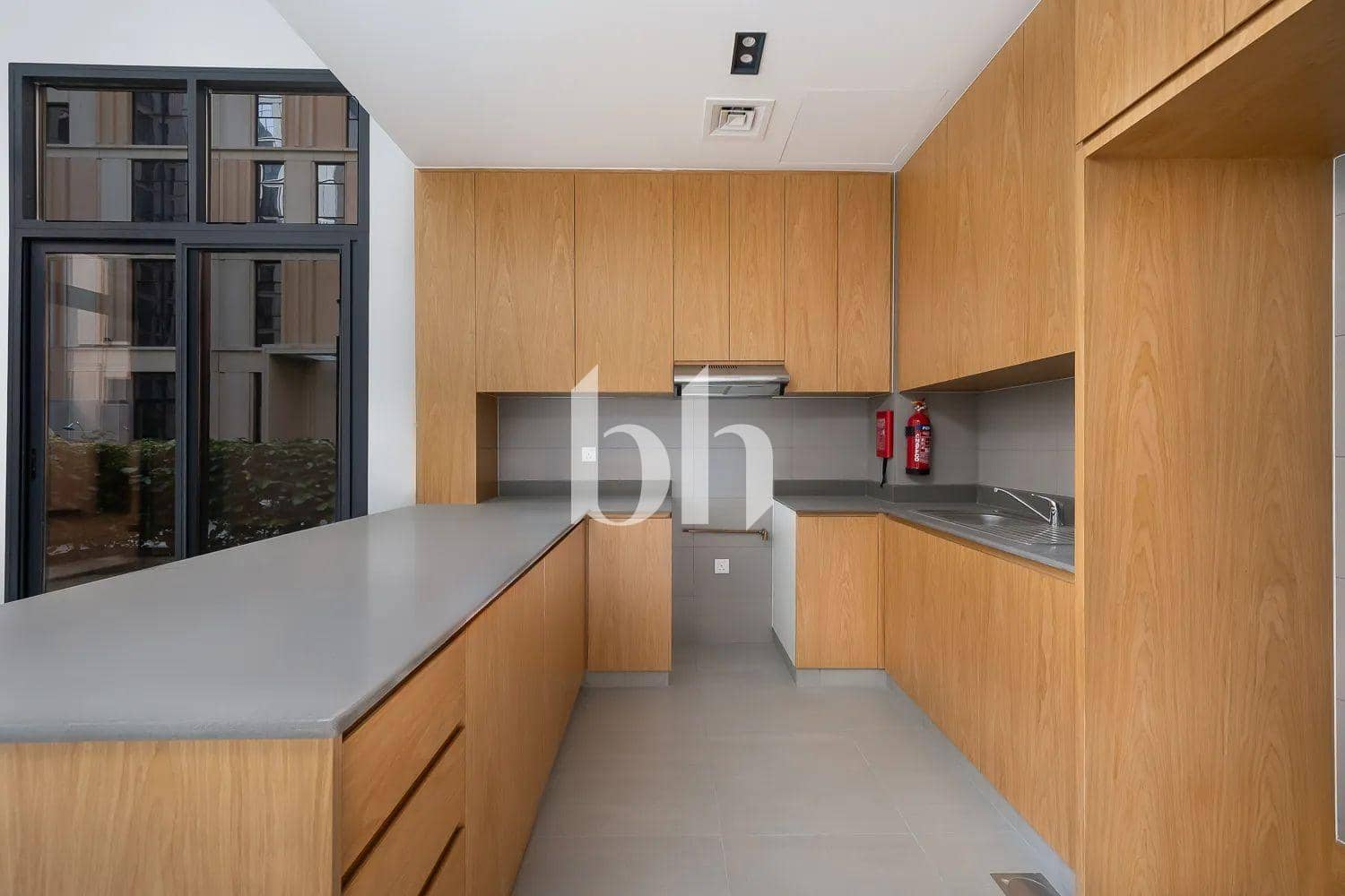 1 Bedroom Apartment in Al Mamsha - photo 1