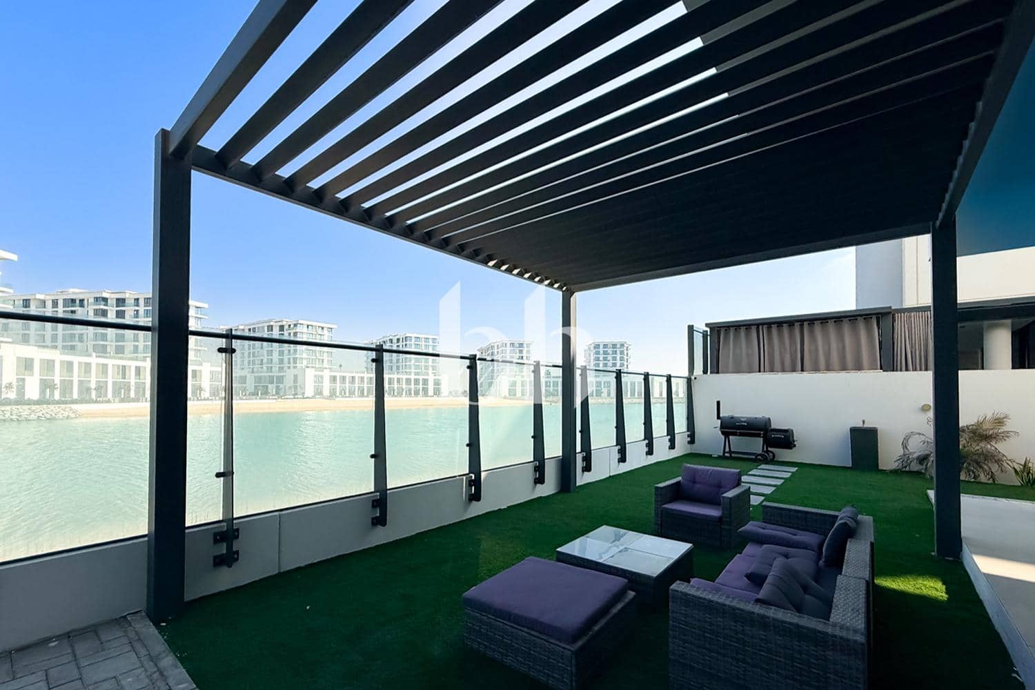 5 Bedroom Villa in Sun Island - photo 1