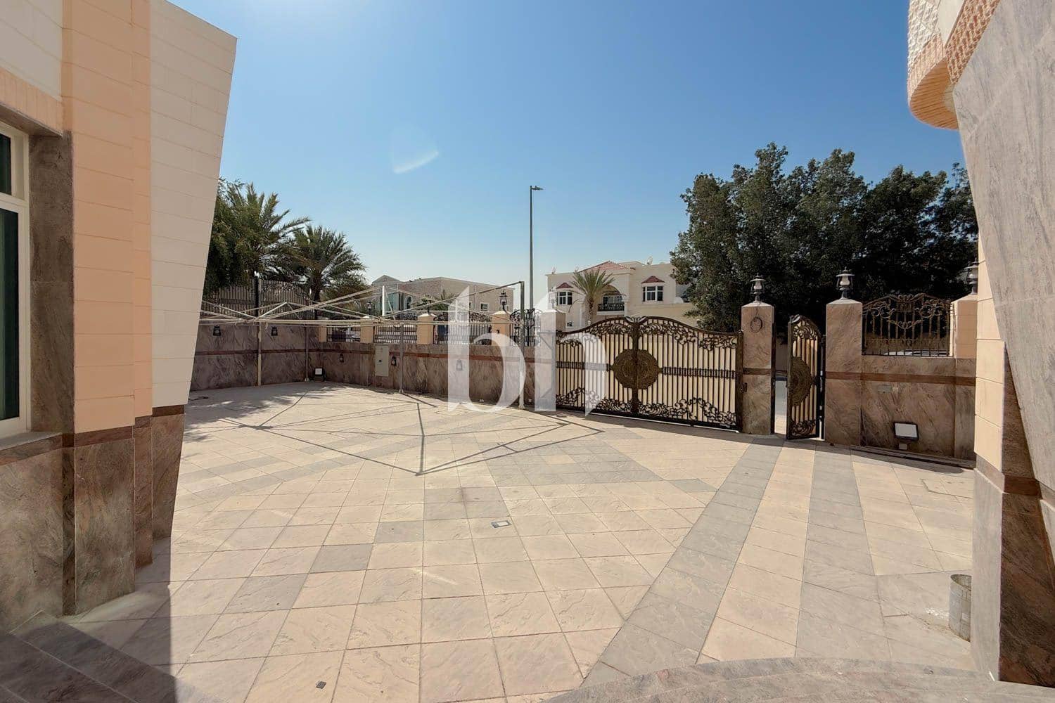 5 Bedroom Villa in Al Barsha 2 Villas - photo 1