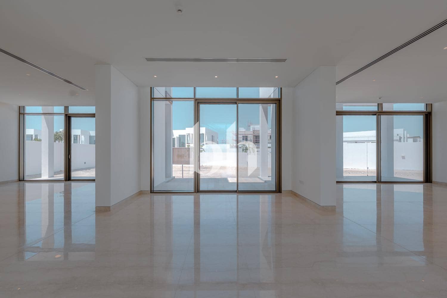 5 Bedroom Villa in Nad Al Dhabi - photo 1