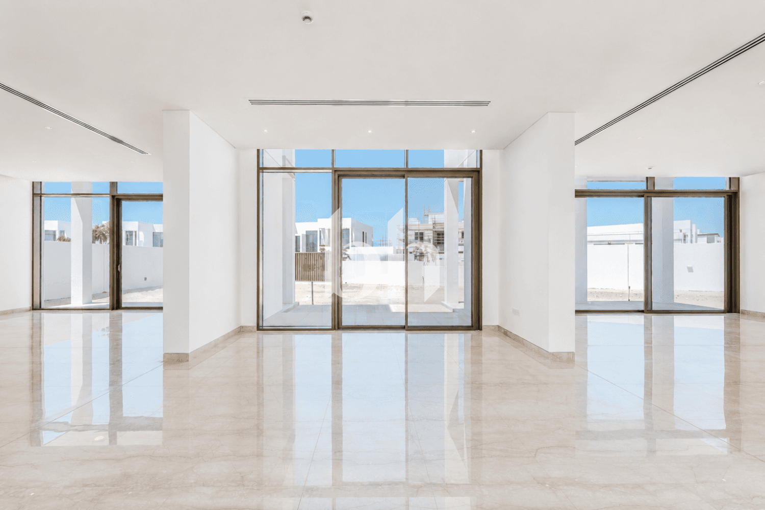 5 Bedroom Villa in Nad Al Dhabi - photo 1