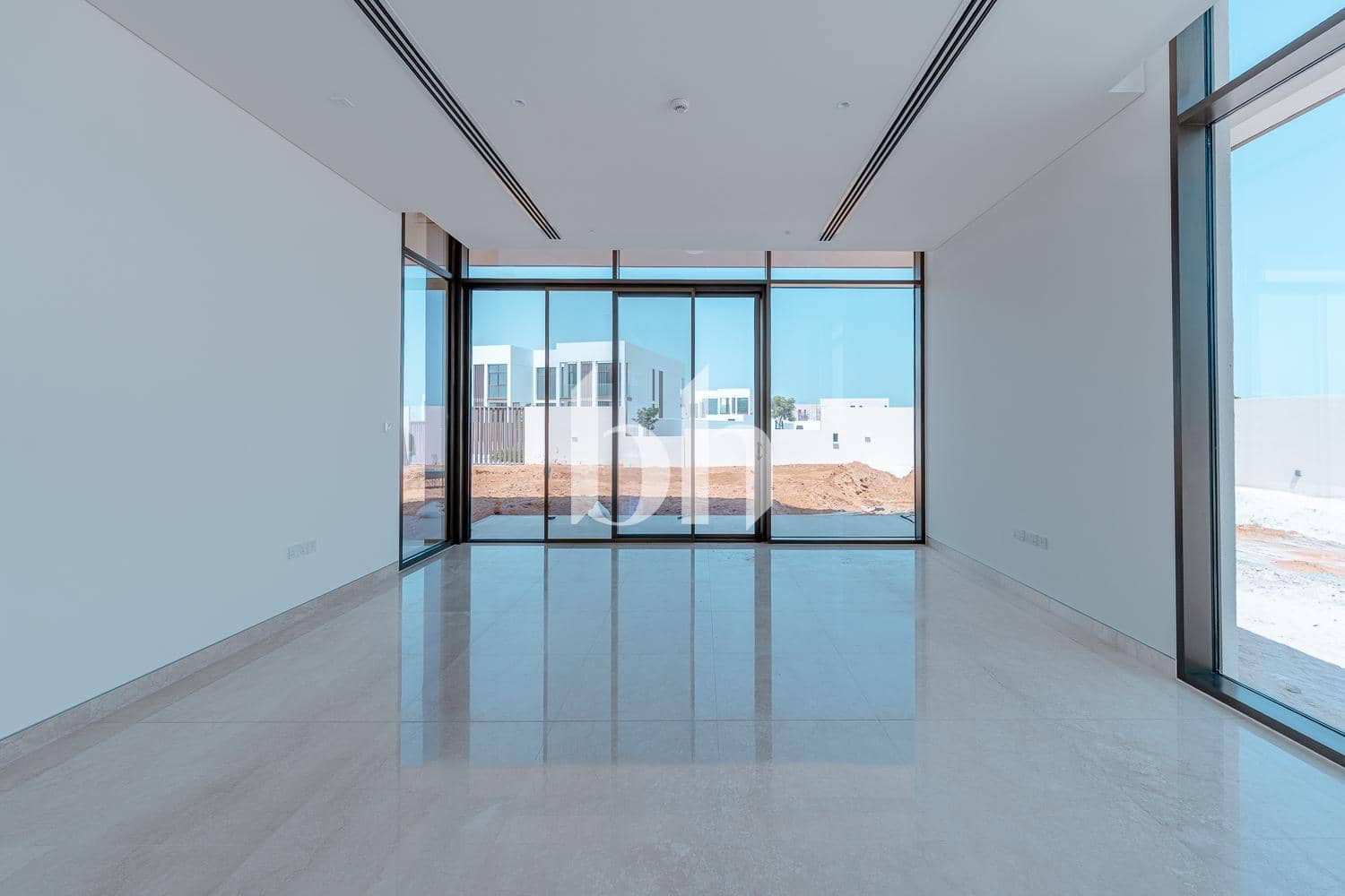 5 Bedroom Villa in Nad Al Dhabi - photo 2