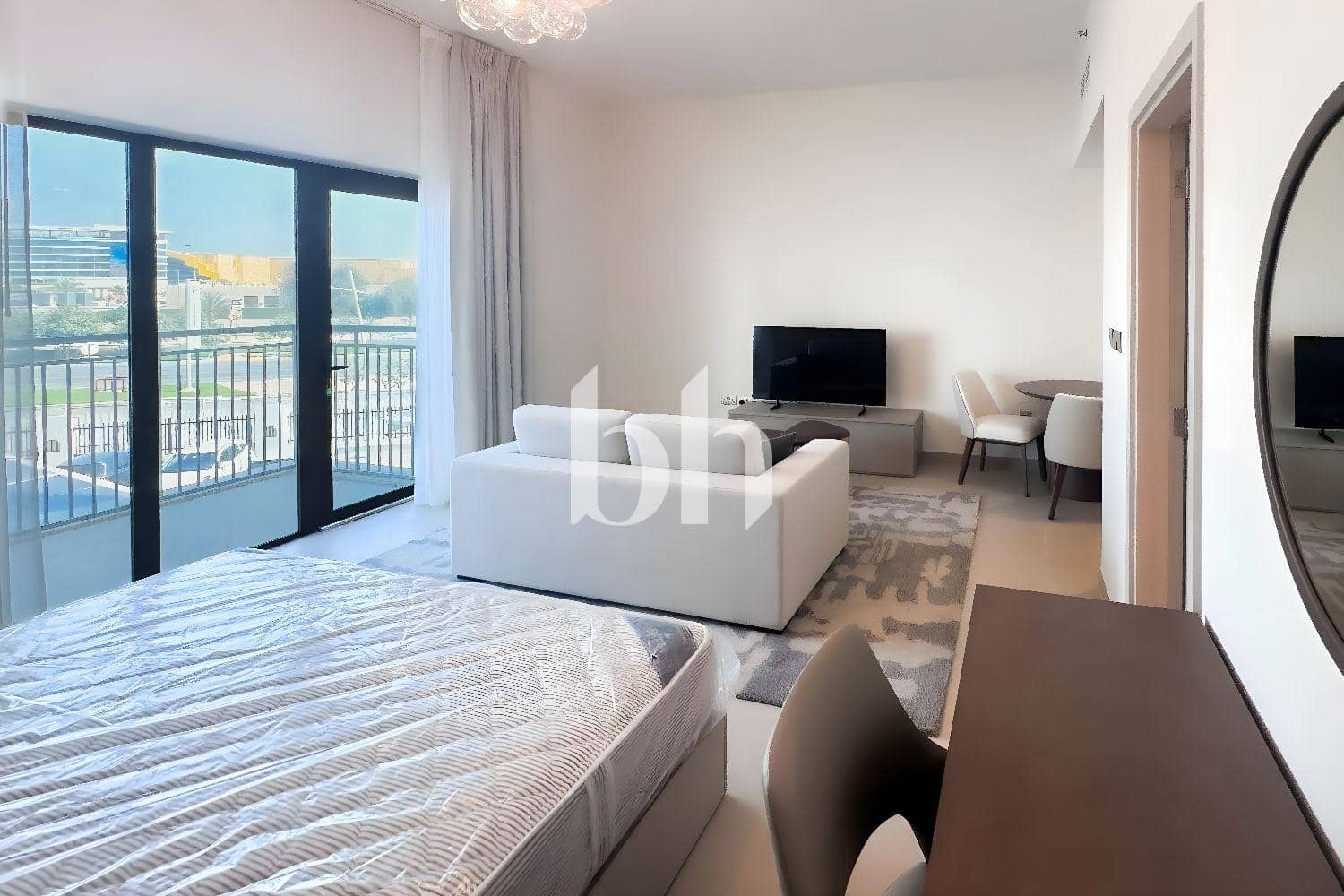 Studio Apartment in Yas Golf Collection H - photo 2